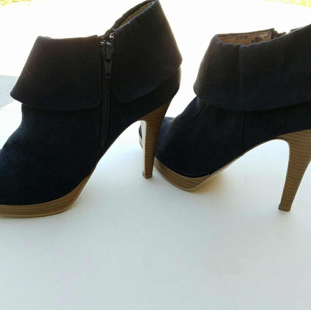 Wild Diva Booties - Picture 2 of 3